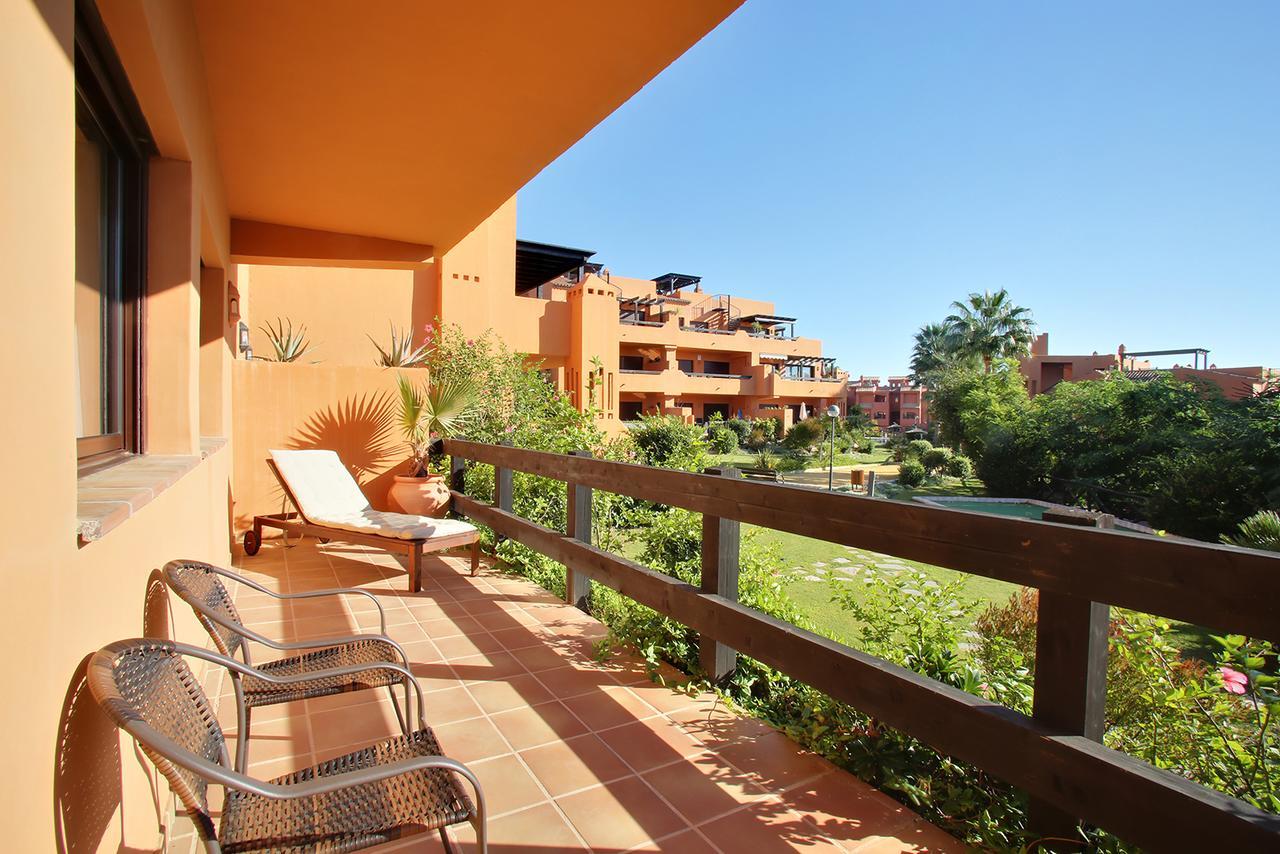 Jardines De Nueva Galera Bajo III Daire Estepona Dış mekan fotoğraf